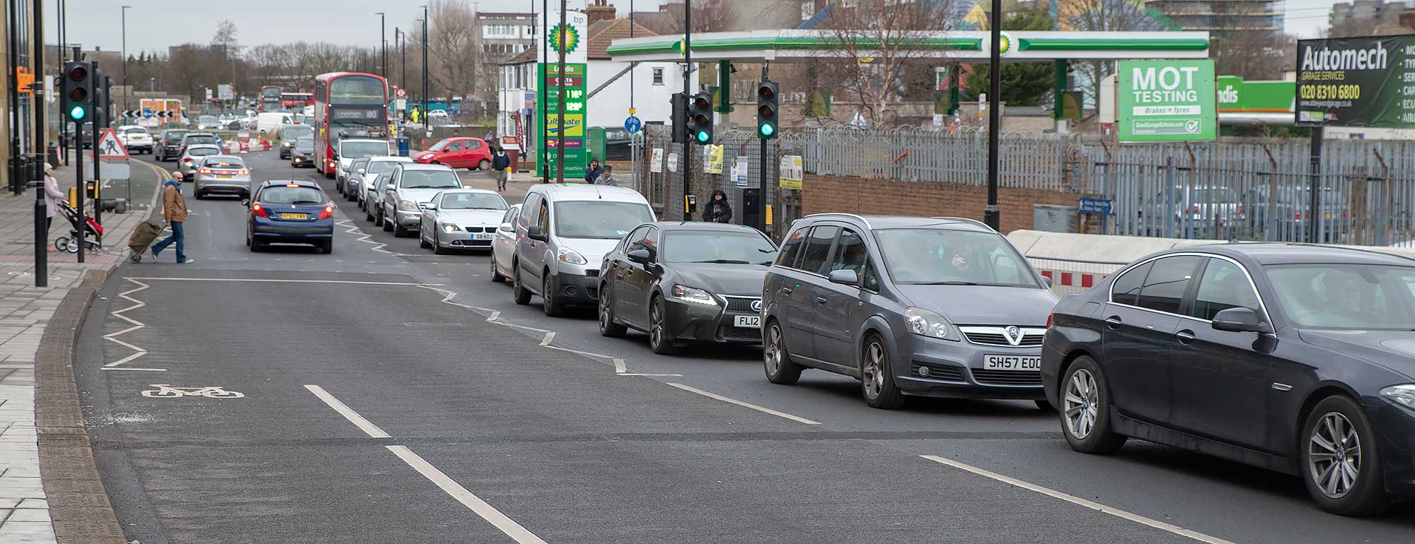 Harrow Manorway queue